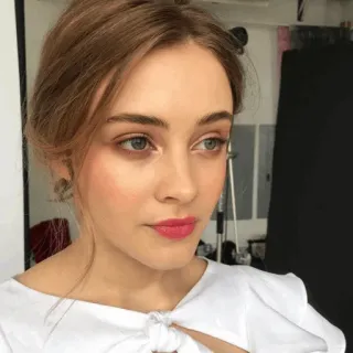 🌼 12be8817 mujer, retrato, actriz, cara, persona telegram sticker