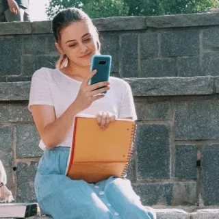 Josephine Langford | @CherrySticker telegram stickers