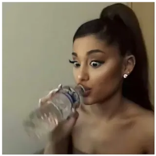 💧 15c326d0 Ariana Grande Ariana Grande, cantante, estrella pop, agua, bebiendo, mujer telegram sticker
