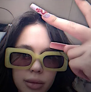 💍 4a052e01 женщина, солнцезащитные очки, оскорбительный жест, средний палец, портрет, селфи telegram sticker