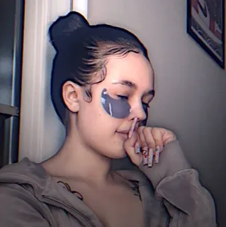 💍 b980a26c женщина, портрет, красота, повязка на глаз, макияж, ногти telegram sticker