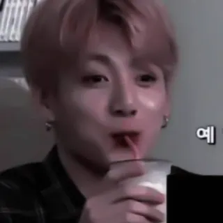 🤍 ea8d372d 예 persona, bebiendo, interior, coreano telegram sticker