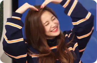 💙 50876cb3 vrouw, glimlachend, hart teken, blij, portret, pose telegram sticker