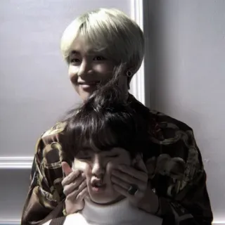 🎥 0ed553d2 pessoas, retrato, close-up, duas pessoas, k-pop, entretenimento telegram sticker