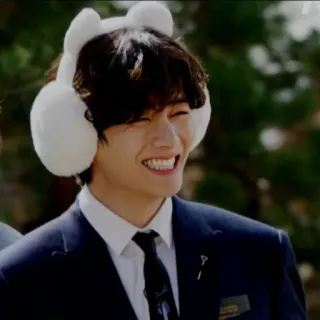 ⛓ 8c77d255 persona, sorridente, paraorecchie, abito, cravatta, kpop, celebrità telegram sticker