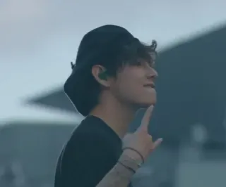 ⚔ 031c9f33 คน, หมวก, ท่าทางมือ telegram sticker