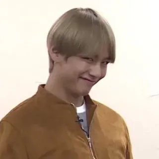 ⚔ 63e27752 V kpop, bts, ไอดอล, วี, คิมแทฮยอง, หน้าตลก, โง่, ภาพบุคคล telegram sticker