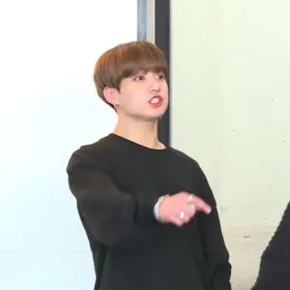 🍃 b25525df menunjuk, marah, argumen, jengkel, pria, orang telegram sticker