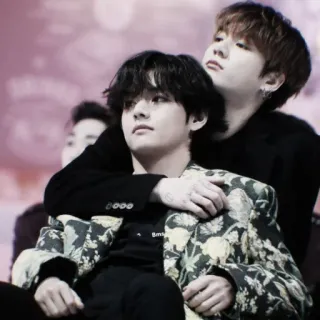 🖤 d139c8f1 K-pop, Musik, Penyanyi, Selebriti telegram sticker