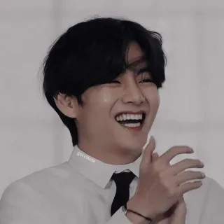 🫐 8fda7942 V kpop, k-pop, singer, smiling, v, taehyung, kim taehyung, bts telegram sticker