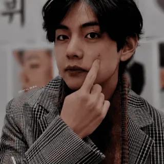 🫐 99d2a684 V K-pop, BTS, V, Kim Taehyung, singer, idol, Korean pop, middle finger telegram sticker