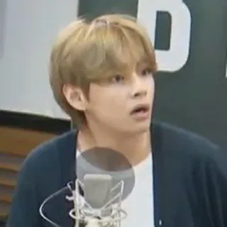 😟 3a4deadc orang, pria, terkejut, kaget, mikrofon, radio, studio, potret whatsapp sticker