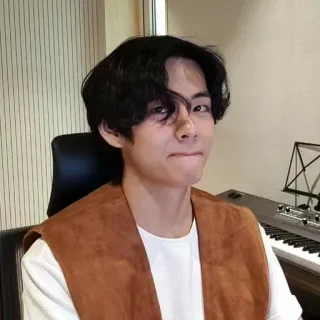 🌝 9f5f6bdc V orang, pria, kpop, bts, penyanyi, selebriti, idola, korea whatsapp sticker