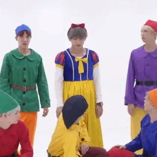 🍎 7d7461ad Snow White 백설공주, 디즈니, 코스튬, 드레스, 난쟁이, 동화 whatsapp sticker