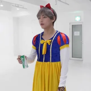 Snow white taetae🍎 @VottomHub whatsapp stickers