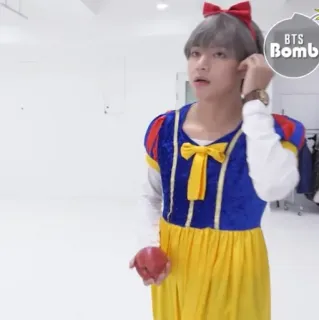 🍎 9dde3f3e BTS Bomb K팝, 아이돌, 백설공주, 코스튬, 젠더플루이드, 한국 whatsapp sticker