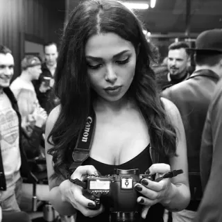 🃏 e23345f5 Canon woman, camera, photographer, Canon, photography telegram sticker