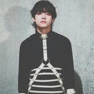 👽 b3e31345 V mężczyzna, osoba, celebryta, idol, kpop, portret, moda, styl telegram sticker