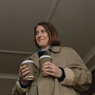 🔪 0faf4888 женщина, кофе, человек, напитки, бежевое пальто telegram sticker