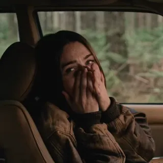 🔪 443215ba женщина, грустная, эмоциональная, машина, расстроенная, огорчённая telegram sticker