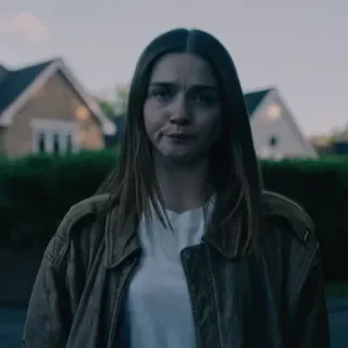 🔪 95314664 женщина, портрет, на улице, серьезная, день telegram sticker