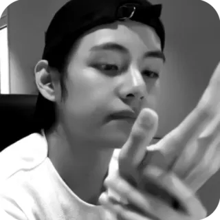 📷 ea339084 środkowy palec, gest, osoba, czarno-białe, mężczyzna, czapka telegram sticker