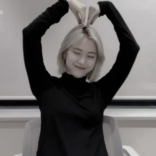 😎 919b1bab 女人, 肖像, 爱心, 韩国, 微笑, 手势 telegram sticker