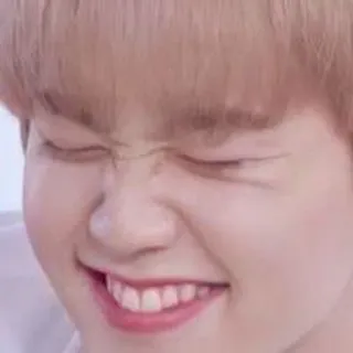 😆 44e32d94 primo piano, persona, sorriso, felice, viso telegram sticker