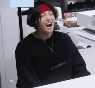 ☁️ 141d82e0 AFTERIMAGE ผู้ชาย, คน, ที่คาดผมสีแดง, เสื้อสเวตเตอร์ telegram sticker