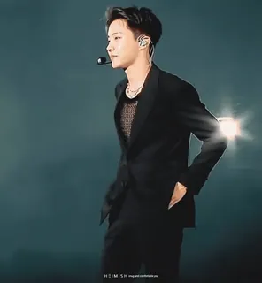 ☁️ 18f209c0 Htimism: hug and comfort you. คน, ผู้ชาย, สูท, เวที, นักร้อง, ผู้ชาย telegram sticker