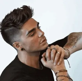 📎 5904b55c người đàn ông, tóc, hình xăm, trang sức, nam, chân dung, phong cách telegram sticker