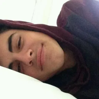 ☺️ 2a7468fd orang, wajah, potret, berbaring, istirahat whatsapp sticker