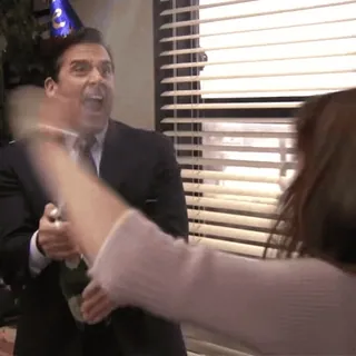 🥳 b65c8b0b Michael Scott The Office perayaan, pesta, komedi, acara tv, minum, kantor, humor telegram sticker