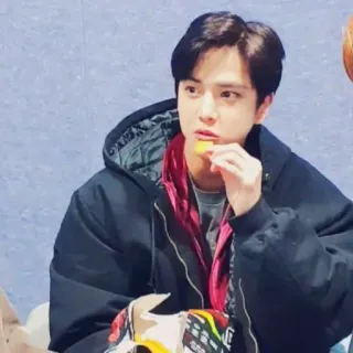 ❄️ 27cdd132 telegram sticker