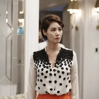 😠 50d2d23e femme, mode, portrait, robe, féminin whatsapp sticker