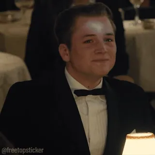😄 919dc7a0 @freetopsticker người đàn ông, tuxedo, nụ cười, nơ, bữa tối, diễn viên telegram sticker