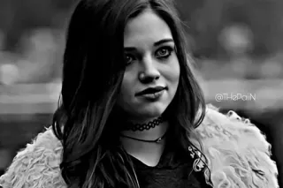 🎫 24b63d5e @ThePaiN 여자, 인물 사진, 흑백, 모피 코트, 초커 telegram sticker