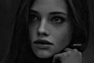 🎫 3500c922 @THCPoWn 인물 사진, 여자, 흑백, 얼굴, 사람 telegram sticker