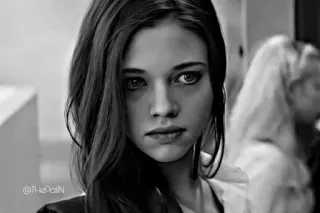 🎫 a9a95b0a @TheDaiN 여자, 인물 사진, 흑백, 얼굴, 소녀, 사람 telegram sticker