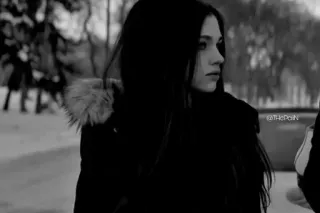 🎫 f878248e @ThePaiN 소녀, 눈, 인물사진, 겨울, 흑백, 슬픈, 여자 telegram sticker