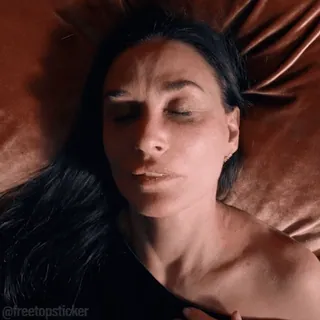 💤 172517ee @freetopsticker 여자, 인물 사진, 셀카, 실내, 갈색 머리 telegram sticker