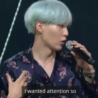 🤠 527f367c I wanted attention so 人, 歌, マイク, 注目 telegram sticker