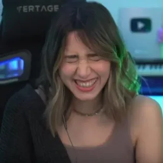 🌿 74f3229b женщина, портрет, улыбается, в помещении, девушка telegram sticker