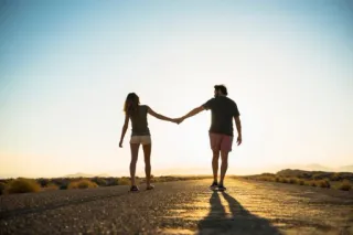 😍 6a90dece couple, marche, amour, relation, coucher de soleil, romance telegram sticker