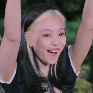 🐻 e4305292 kobieta, osoba, portret, szczęśliwy, uśmiech telegram sticker