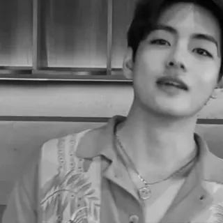 🙂 6fc872c1 V BTS, K-Pop, Idol, Cantante, Bianco e nero, Persona, Maschio telegram sticker