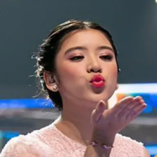 ❄️ 52b06b89 femme, portrait, bisou, personne, maquillage telegram sticker