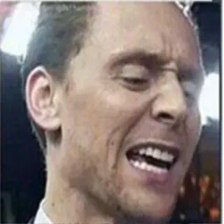 😖 75f338e4 Tom Hiddleston aktor, meme, muka lucu, selebriti whatsapp sticker