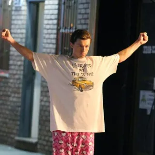 😦 81d58b27 I survived my trip to NYC NYC, New York, Kaos, Wisata, Turis whatsapp sticker