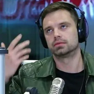 🙄 c688a4c8 Sebastian Stan pria, aktor, headphone, potret, Sebastian Stan whatsapp sticker